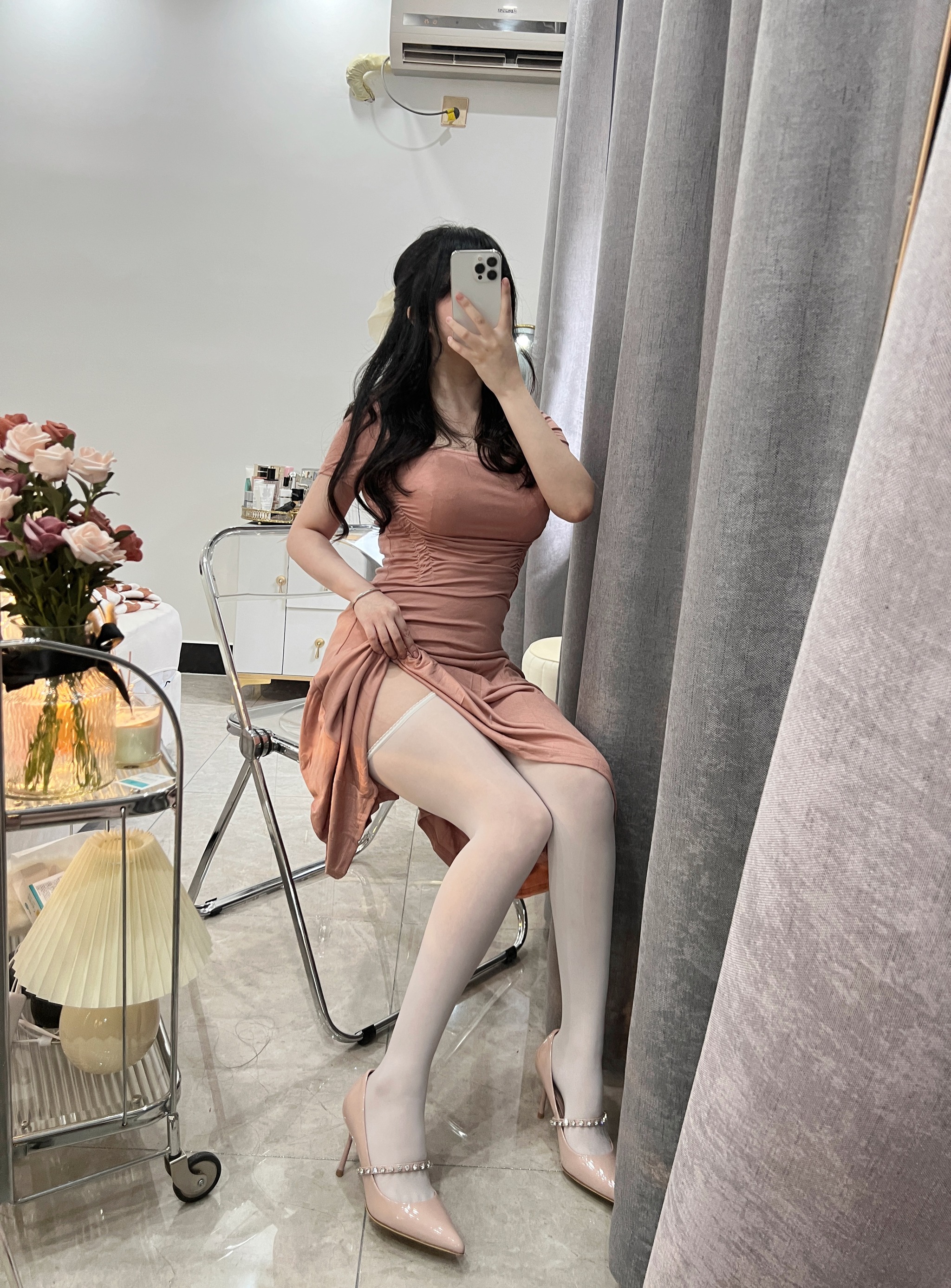 是依酱吖 - NO.059 人妻 [31P4V]-XikXak